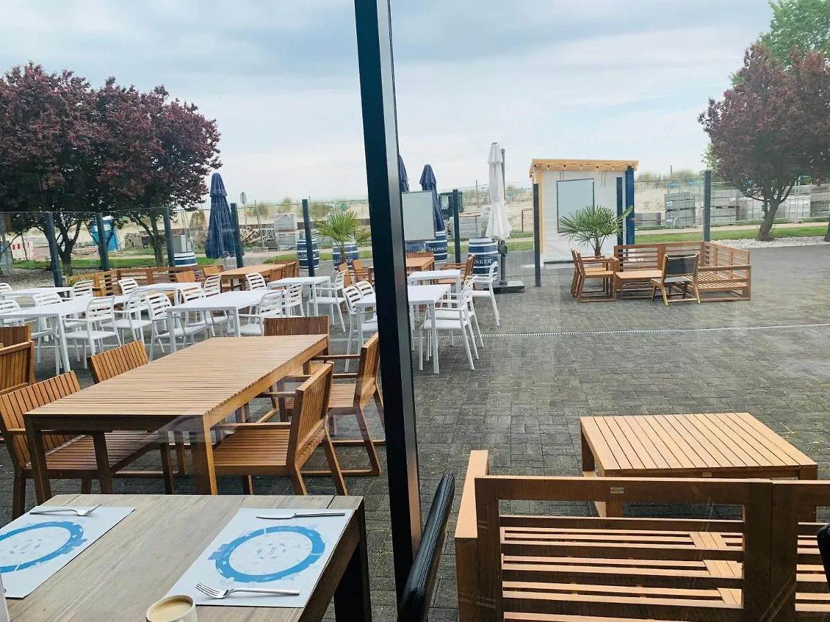 Marine Hotel Apartament Prywatny Studio Widok Na Morze Basen Sauna Jacuzzi 5 Pietro Kolobrzeg Apartment